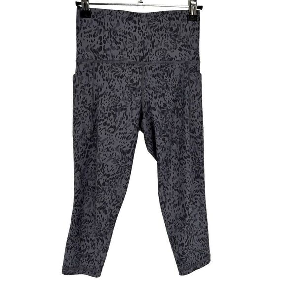 Athleta SALUTATION STASH POCKET II CAPRI LEOPARD Gray Lavender XSP - Picture 1 of 10